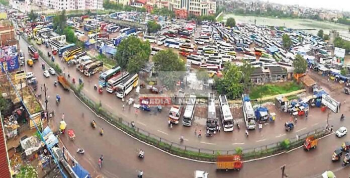 250 किमी से अधिक दूरी तय करने वाली बसों को दो ड्राइवर रखना अनिवार्य 250 किमी से अधिक दूरी तय करने वाली बसों को दो ड्राइवर रखना अनिवार्य