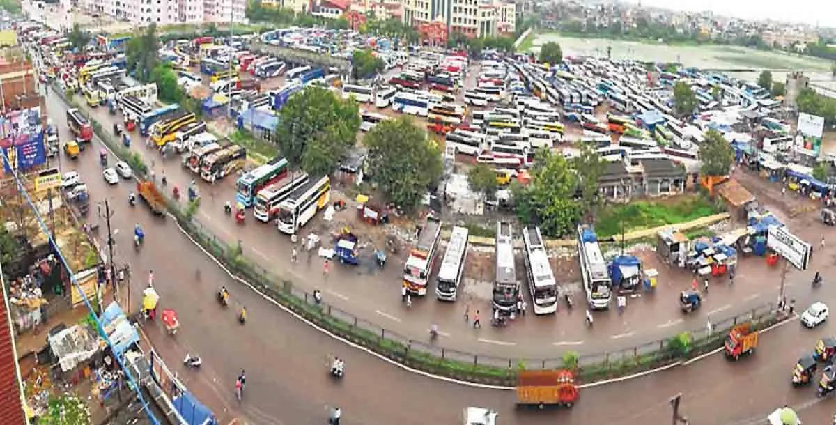 Buses travelling more than 250 kms must have two drivers