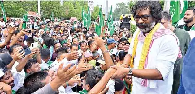 Hemant Soren's first roar: षड़यंत्रकारियों को समय पर देंगे माकूल जवाब 7 Hemant Sorens first roar Will give a befitting reply to the conspirators in time