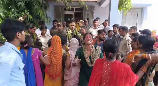 जेल प्रशासन पर जहरीली शराब कांड के बंदी को फांसी पर टांग कर हत्या का आरोप 1 Jail administration accused of hanging and killing a prisoner involved in poisonous liquor case