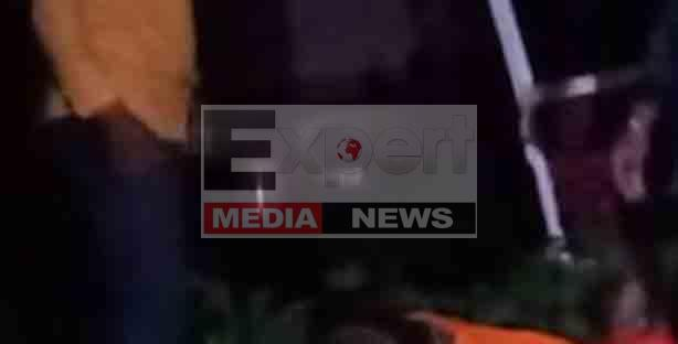 Major accident in Jharkhand: हाईटेंशन पोल से टकराई वैन, 5 कावंरियों की मौत, 5 गंभीर 1 Major accident in Jharkhand Van collides with high tension pole 5 pilgrims dead 5 critical