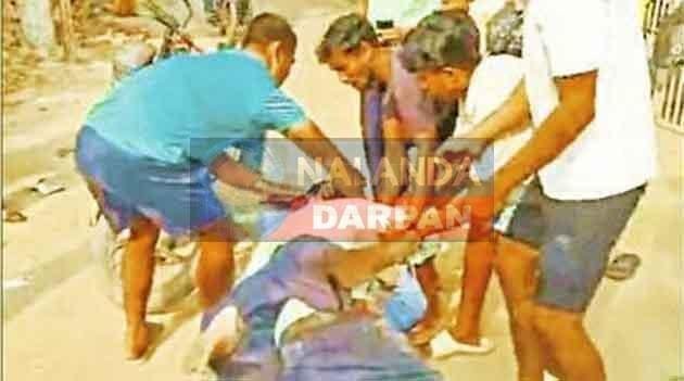 शर्म का मैदान बना हिलसा का यह हाई स्कूल, दो शिक्षक बने मवाली, वीडियो वायरल 1 This high school of Hilsa became a ground of shame, two teachers became hooligans, video went viral