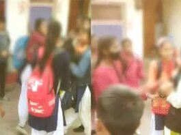 Two girl students in school uniform fight in the middle of the road for their boyfriend, video goes viral