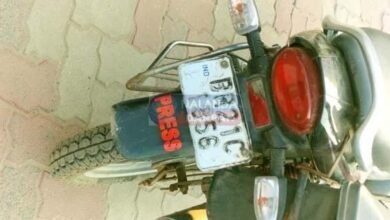 Press written Police-Administration careless about suspicious vehicles