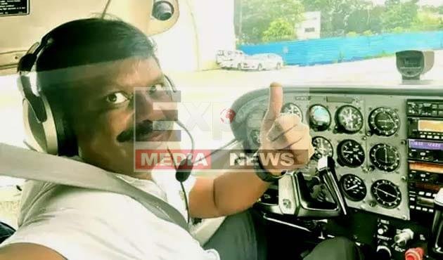 पिस्टल भी रखते हैं शिक्षा विभाग के भूमिहीन ACS सिद्धार्थ ! 5 Education department's landless ACS Siddharth also keeps a pistol!