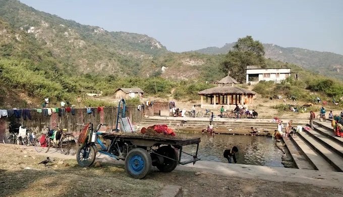विरासत का गहना मुंगेर ऋषिकुंड के विकास के लिए 21 करोड़ रुपये स्वीकृत 2 21 crore rupees approved for the development of Munger Rishikund, a jewel of heritage