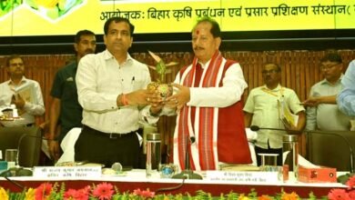 Agriculture Secretary taught the Deputy Chief Minister the lesson of Kharif, expressed disagreement on the stage