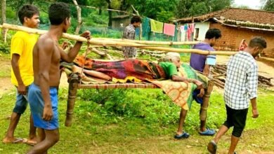 अस्पताल से श्मशान तक: झारखंड के गांवों का भरोसेमंद एम्बुलेंस! 1 From hospital to crematorium The trusted ambulance of Jharkhand villages!