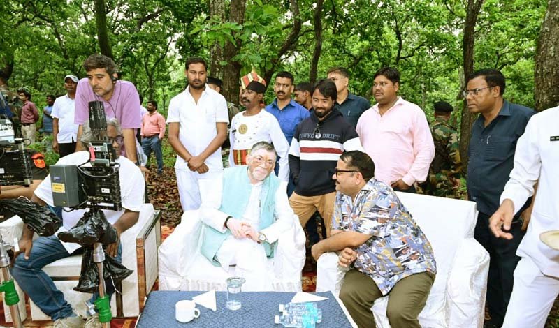 झारखंड में पर्यटन के साथ फिल्म उद्योग की अपार संभावनाएं: राज्यपाल 2 Jharkhand has immense potential for tourism and film industry: Governor