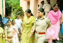 Samastipur women police station in-charge along with driver caught red handed taking 20 thousand bribe