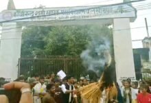 ABVP students, troubled by the poor management of Munger University, burst out in anger