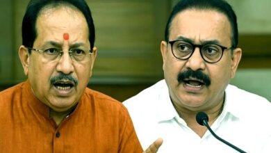 NDA में झगड़ाः भूमि ट्रांसफर को लेकर भिड़े उप मुख्यमंत्री और मंत्री 10 Fight in NDA Deputy Chief Minister and Minister clash over land transfer