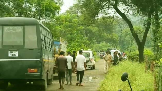 पुलिस मुठभेड़ में BJP-JLKM प्रत्याशी रहे कुख्यात सूर्या हांसदा ढेर 1 Notorious BJP-JLKM candidate Surya Hansda killed in police encounter