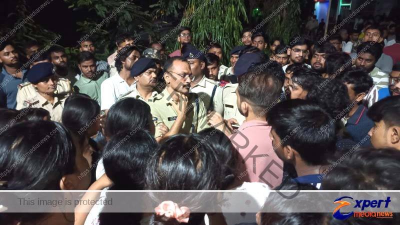 नालंदा इंजीनियरिंग कॉलेज में छात्रा की मौत से प्रबंधन की बड़ी लापरवाही उजागर 7 Student dies at Nalanda Engineering College students protest principal inhumanity 2