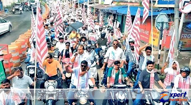 Tribals took to the streets demanding ST status for Kudmi community