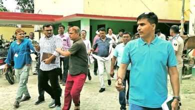 विजिलेंस ने दो लाख रुपये घूस लेते अंचलाधिकारी को दबोचा 3 Vigilance caught the Circle Officer taking a bribe of Rs 2 lakh