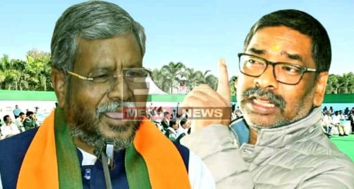 हेमंत सरकार को लेकर बाबूलाल मरांडी का बड़ा ऐलान, लगाया सनसनीखेज आरोप हेमंत सरकार को लेकर बाबूलाल मरांडी का बड़ा ऐलान, लगाया सनसनीखेज आरोप