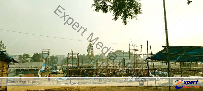 पटना हाईकोर्ट के आदेशों की अवेहलना, नालंदा में स्कूल मैदान बना डिज़नीलैंड! 2 Defying the orders of the Patna High Court the school ground has been turned into a Disneyland 4