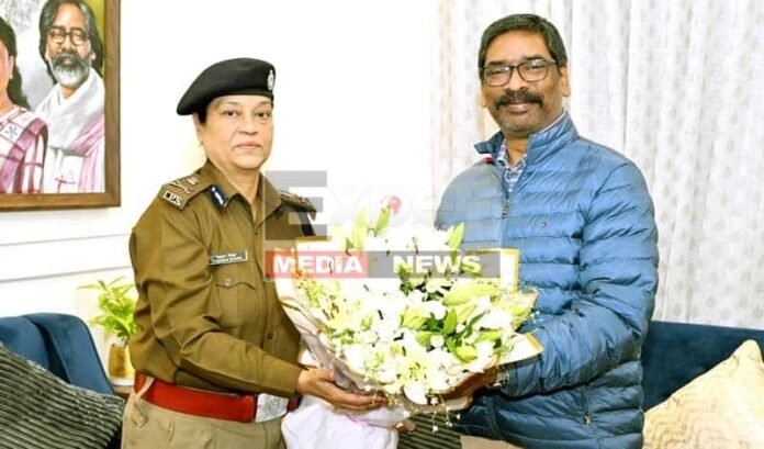 आज सेवानिवृत नहीं हुईं IPS तदाशा मिश्र, झारखंड की प्रथम महिला DGP बनी आज सेवानिवृत नहीं हुईं IPS तदाशा मिश्र, झारखंड की प्रथम महिला DGP बनी