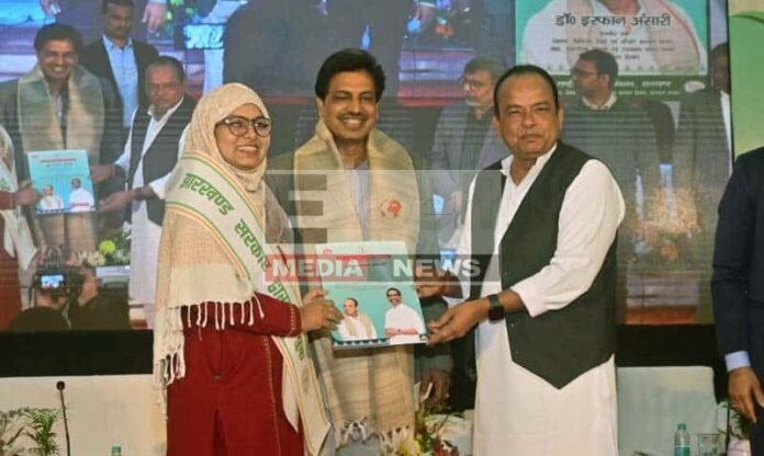 हिजाब की जंग: नीतीश का ‘अपमान’ और हेमंत का ‘सम्मान’, प्रतिमाह 3 लाख का ‘लालच’ या न्याय? हिजाब की जंग: नीतीश का ‘अपमान’ और हेमंत का ‘सम्मान’, प्रतिमाह 3 लाख का ‘लालच’ या न्याय?