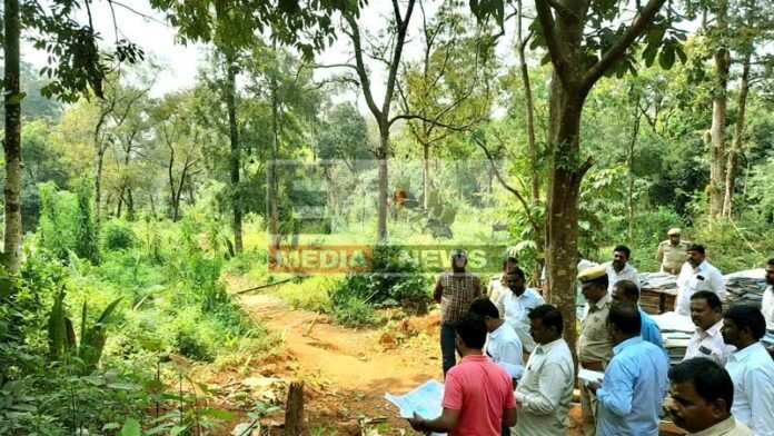 मिलीभगतः कैमूर अभयारण्य की जमीन की रजिस्ट्रारी और दाखिल-खारिज तक हो गई! मिलीभगतः कैमूर अभयारण्य की जमीन की रजिस्ट्रारी और दाखिल-खारिज तक हो गई!