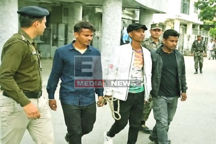 हजारीबाग केंद्रीय कारा से फरार तीन सजायाफ्ता कैदी महाराष्ट्र के सोलापुर से गिरफ्तार हजारीबाग केंद्रीय कारा से फरार तीन सजायाफ्ता कैदी महाराष्ट्र के सोलापुर से गिरफ्तार