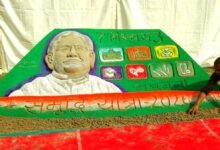 बिहार समृद्धि यात्रा में चमकी मधुरेंद्र की कला, अपनी तस्वीर देख बोले CM नीतीश- थैंक्यू! 3 madhubani sand artist madhurendra kumar samriddhi yatra 2026 6