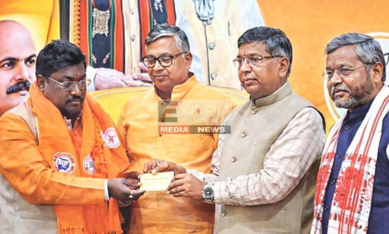 दुलाल भुईया: राजनीति का बैताल फिर भाजपा की डाल पर ! 1 Dulal Bhuiya joins BJP at ceremony