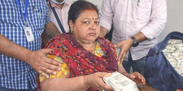 SVU ने 50 हजार घूस लेते DPO को दबोचा, 6.5 लाख बरामद, CDPO से मांगे थे 10 लाख DPO bribery arrest Bihar