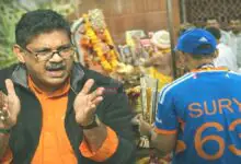 T20 World Cup controversy: विश्व कप ट्रॉफी मंदिर ले जाने पर बमके कीर्ति आजाद, बोले इशान किशन 3 Team India trophy temple visit