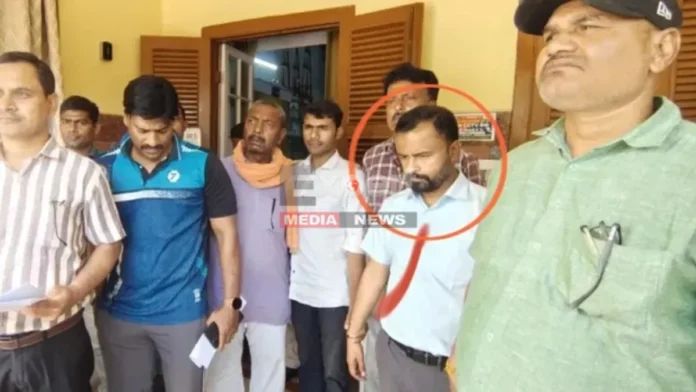 Vigilance Team Nabs Corrupt Official in Munger